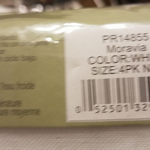 Moravia white napkins 4pk - Picture 4 of 4